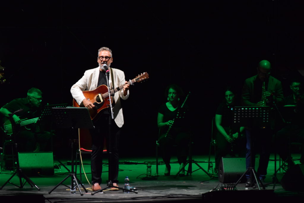 roccella jazz festival l8217intenso omaggio di brunori sas a lucio dalla ha fatto diventare eroici gli ultimi da Tpi.it roccella jazz festival l8217intenso omaggio di brunori sas a lucio dalla ha fatto diventare eroici gli ultimi