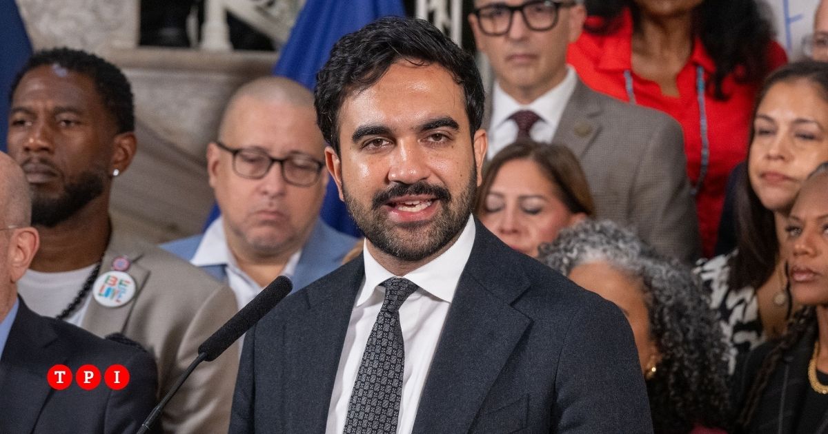 mamdani ottiene 130 milioni di dollari di risarcimento per i rider sottopagati e aumenta del 57 la paga degli spazzaneve da Tpi.it mamdani ottiene 130 milioni di dollari di risarcimento per i rider sottopagati e aumenta del 57 la paga degli spazzaneve