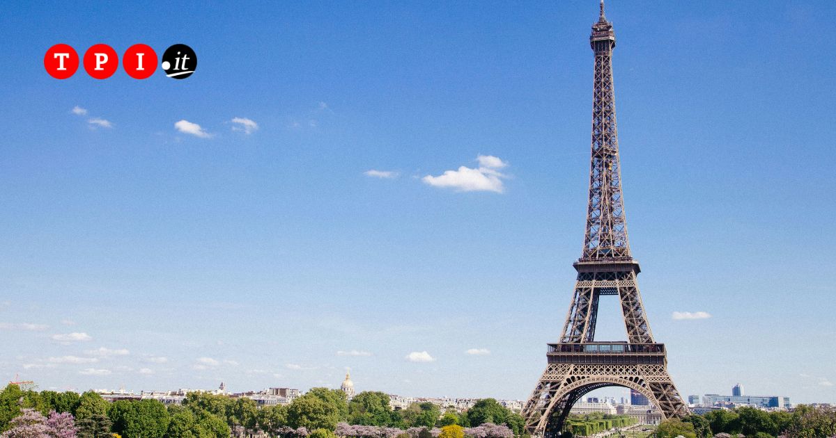 sciopero alla tour eiffel lavoratrici escluse su richiesta di un movimento induista da Tpi.it sciopero alla tour eiffel lavoratrici escluse su richiesta di un movimento induista